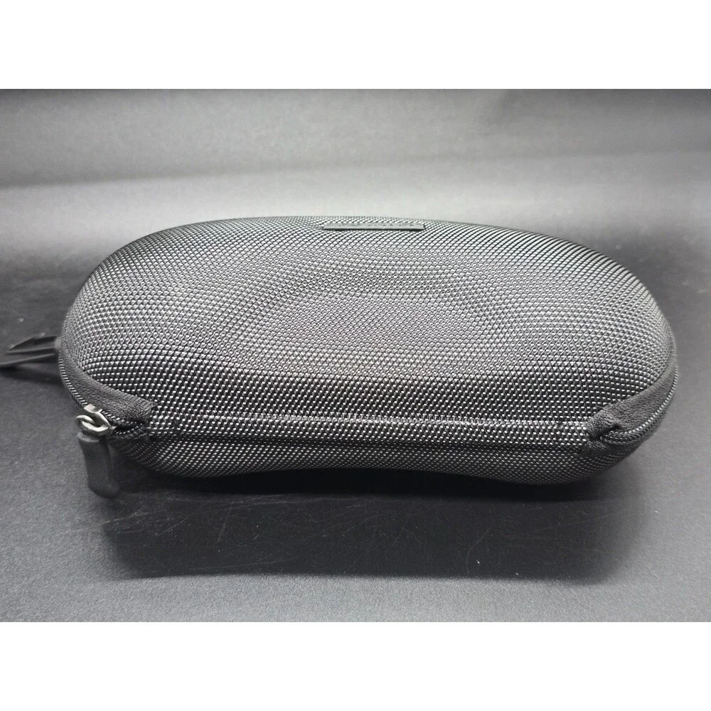 TOREGE  SPORT Sunglasses Hard Case Zip-up Black With Lens Cloth And Cord Holder